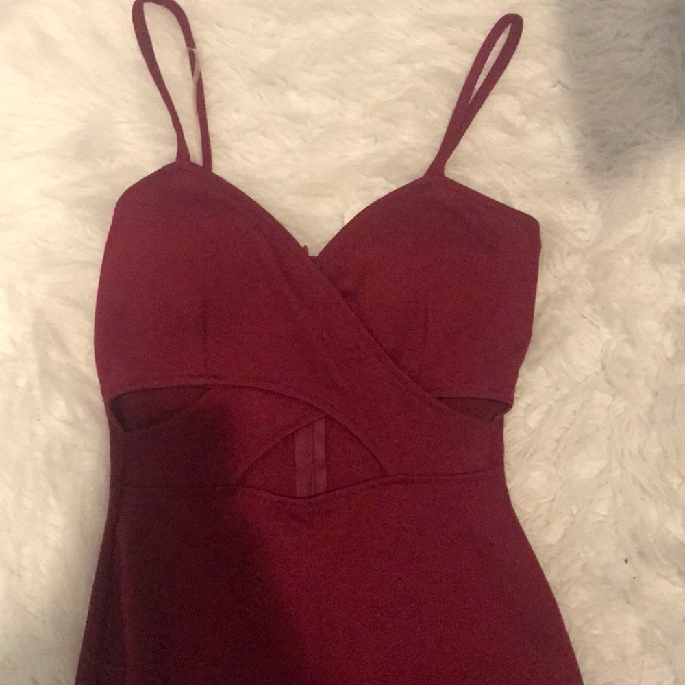 Bodycon maroon dress